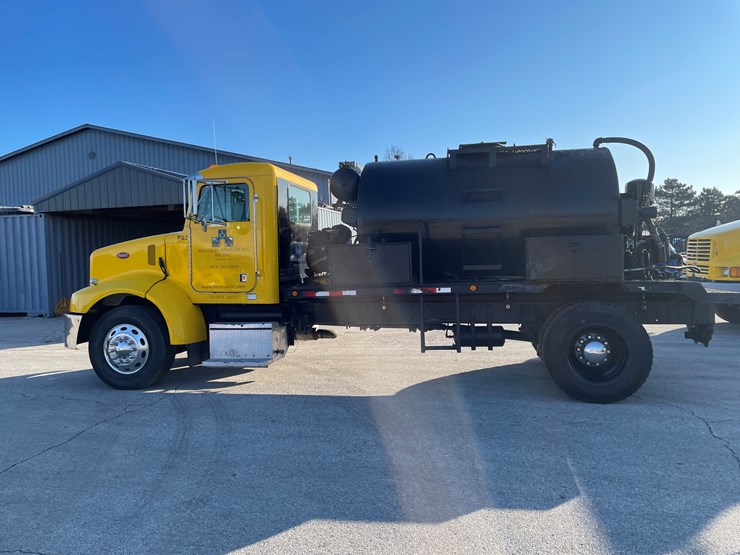 1999-peterbilt-330-image-8