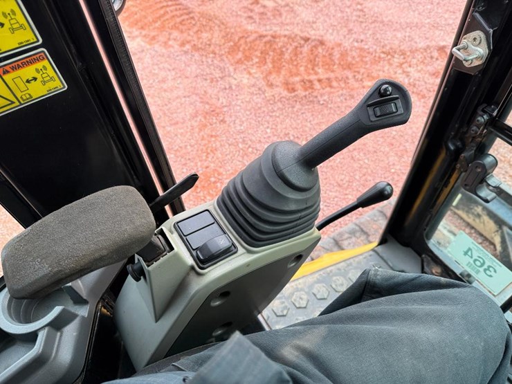 caterpillar-305e2-cr-image-53