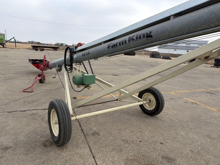 buhler-farm-king-1034-image-7