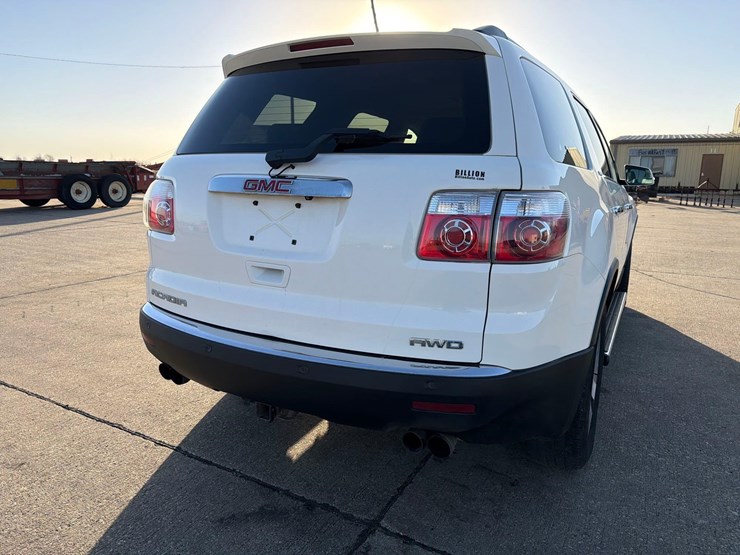 2010-gmc-acadia-slt-image-19