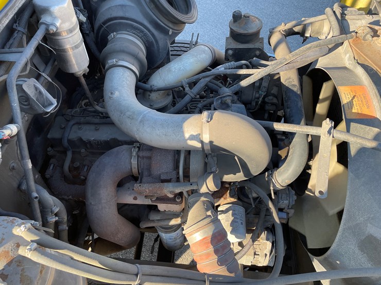 1999-peterbilt-330-image-48