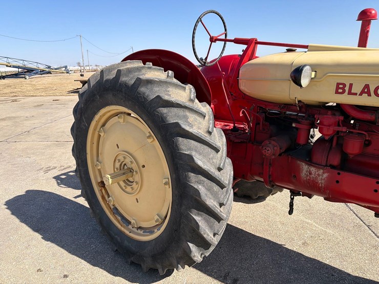 black-hawk-tractor-image-22