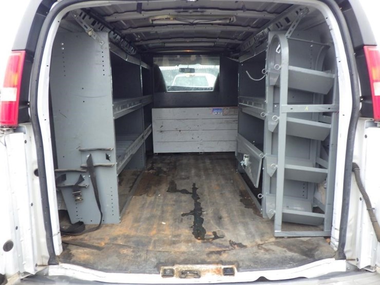 2014-chevrolet-express-2500-image-8