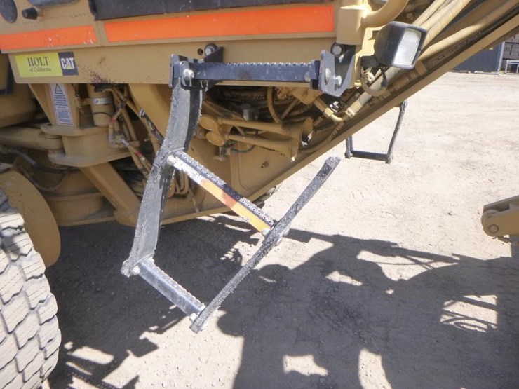 caterpillar-143h-image-20