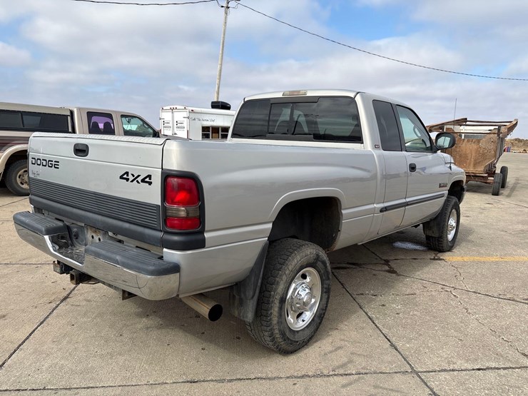 2001-dodge-ram-2500-image-3