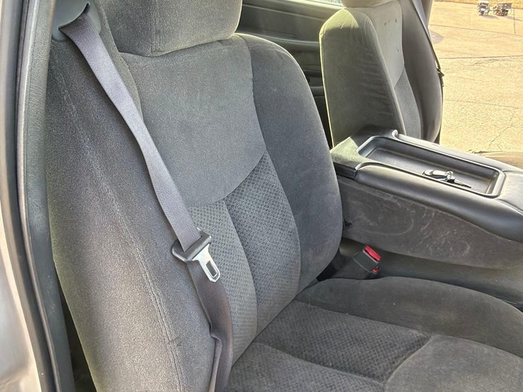 2005-chevrolet-k2500-image-48