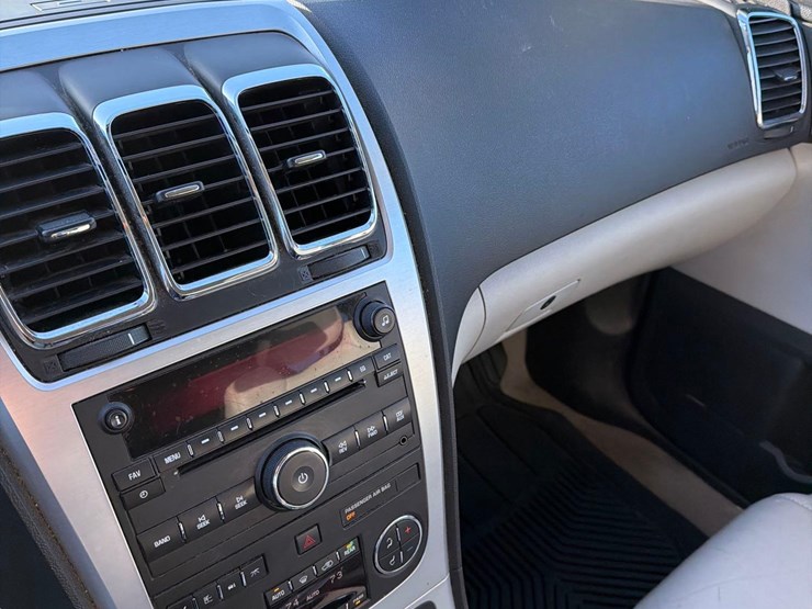 2010-gmc-acadia-slt-image-36