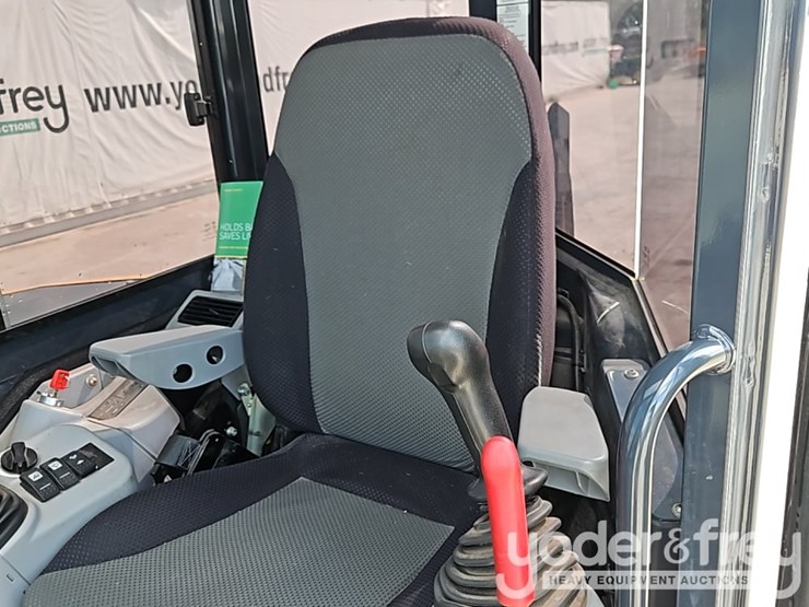 2023-deere-50g-image-32