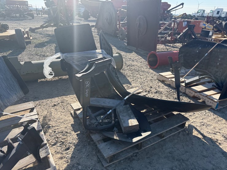 john-deere-8-image-1