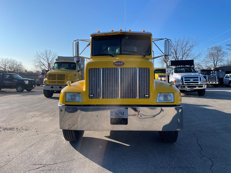 1999-peterbilt-330-image-2