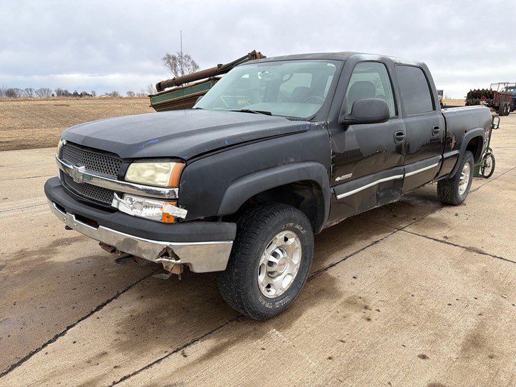 2004-chevrolet-2500-image-1