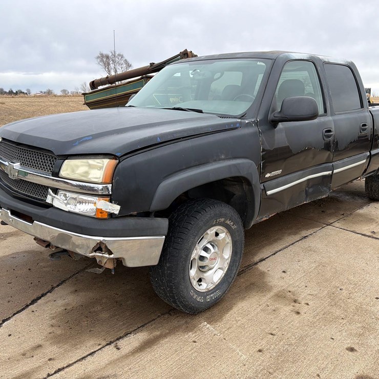 2004 CHEVROLET 2500