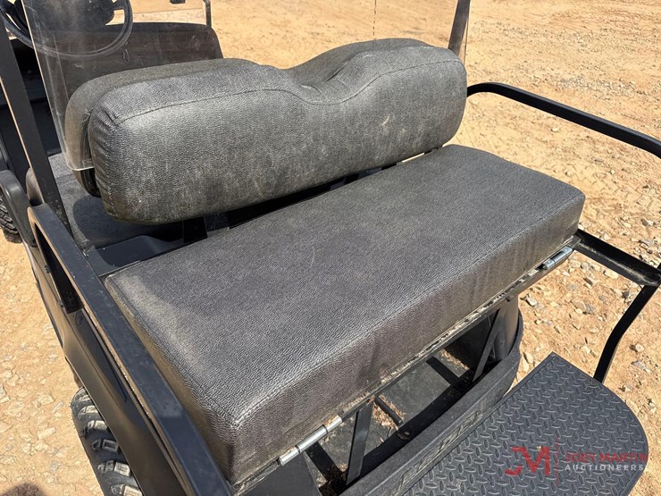 ez-go4-seater-gas-powered-golf-cart-image-10