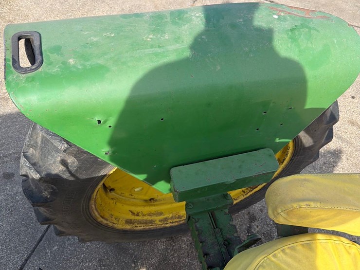 john-deere-3010-image-22
