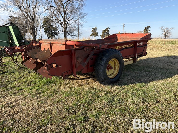 new-holland-520-image-5