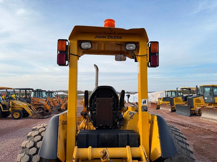 deere-210le-image-23