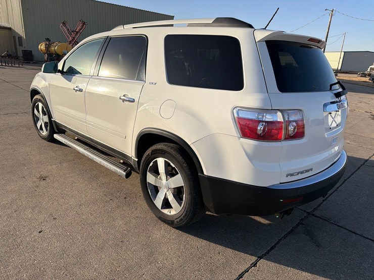 2010-gmc-acadia-slt-image-5