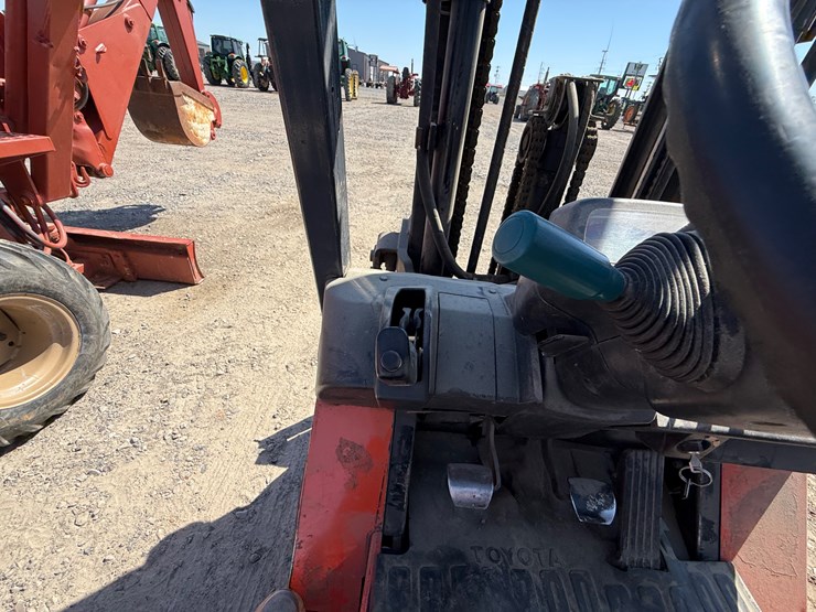 toyota-7fgcu25-image-45