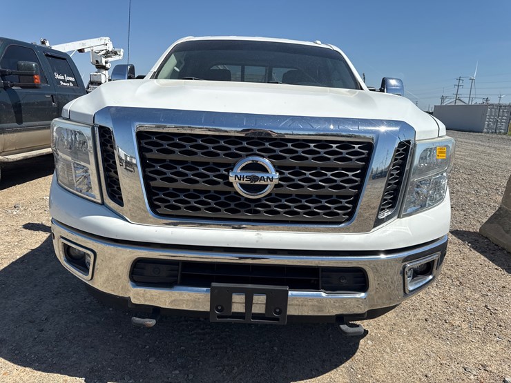 2017-nissan-titan-image-14