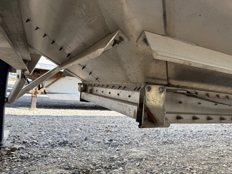 2022-wilson-hopper-bottom-image-26