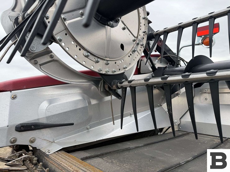 2023-mac-don-fd240-image-28