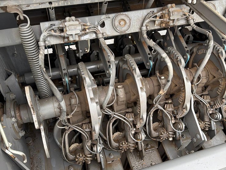 massey-ferguson-2290-image-43