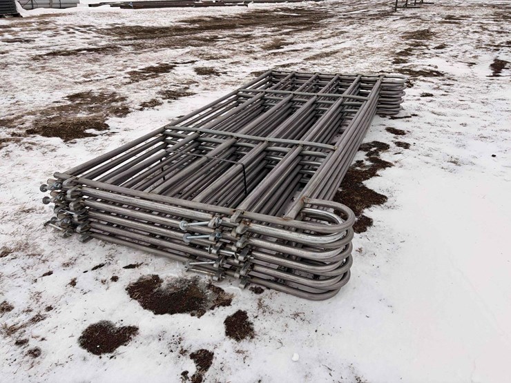 portable-corral-panels-image-2