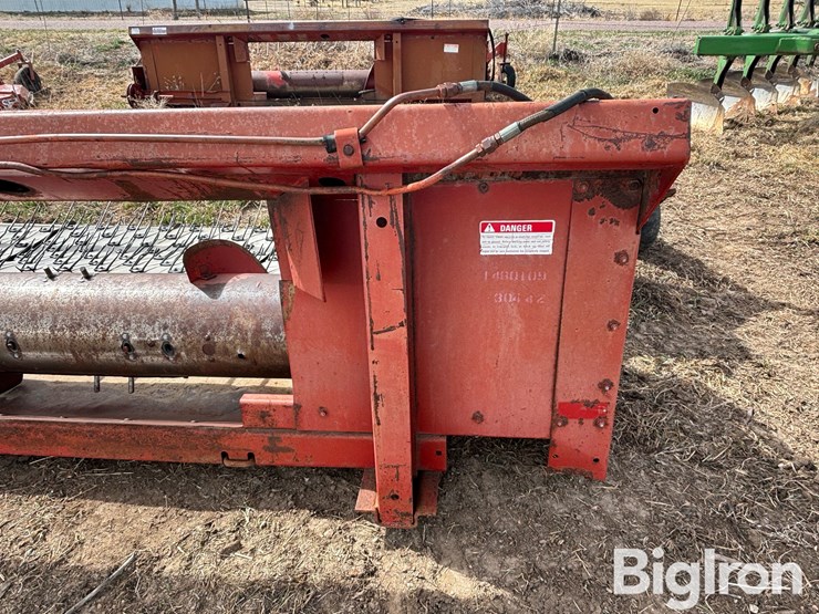 international-810-image-16