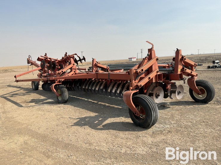 hesston-2410-image-7