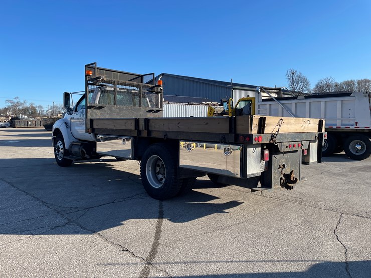 2009-ford-f750-xlt-image-8