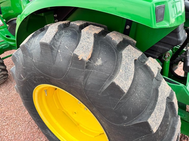 john-deere-4052m-image-22