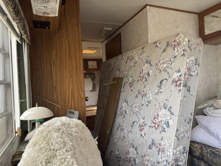 1998-dutchman-classic-gl-camper-image-13