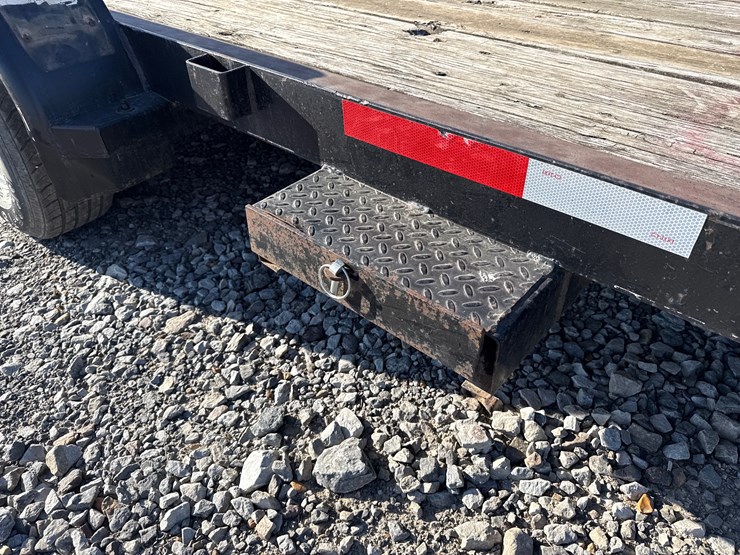 big-tex-car-hauler-image-9