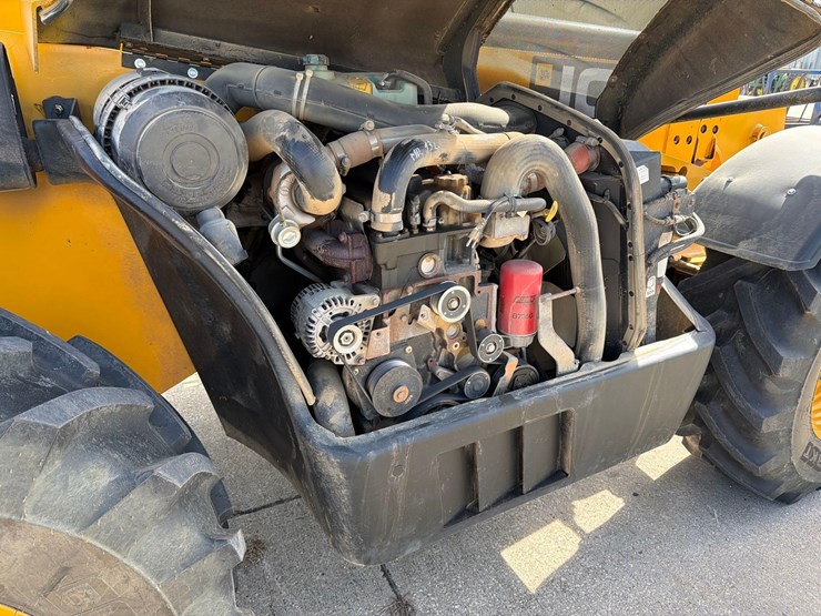 2012-jcb-535-95-image-30