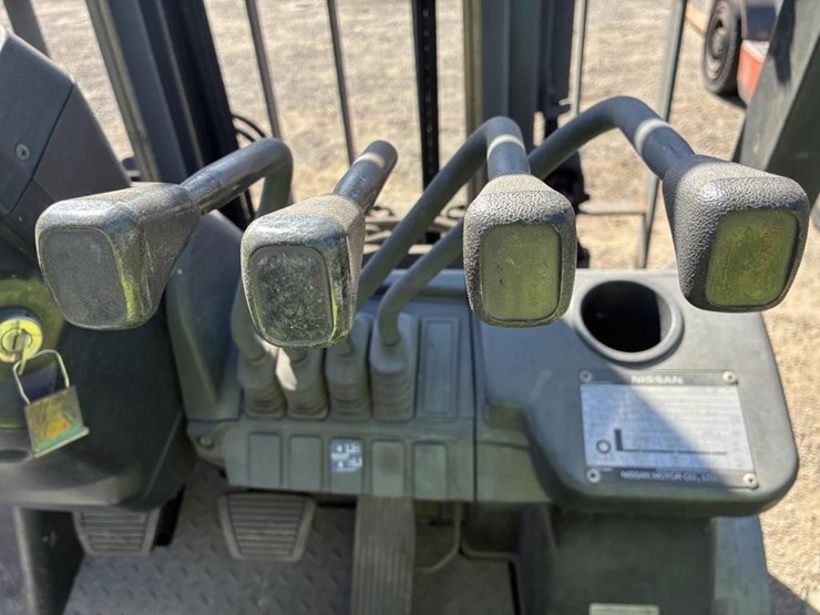 2006-nissan-mugl02a30lv-image-15