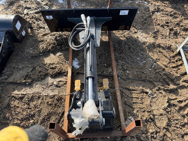 skid-steer-backhoe-image-9