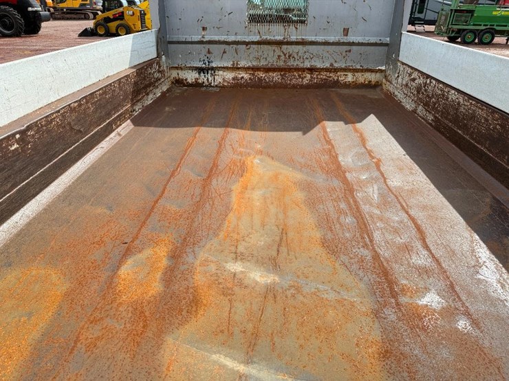 #205-•-lot-205-image-22