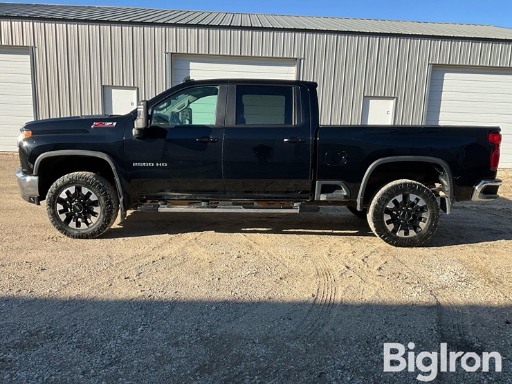 2020-chevrolet-silverado-2500hd-image-8