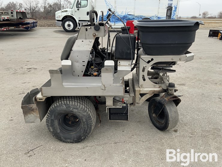 2016-massey-ferguson-730-image-8