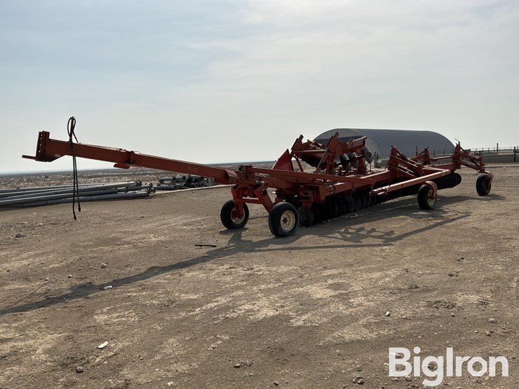 hesston-2410-image-1