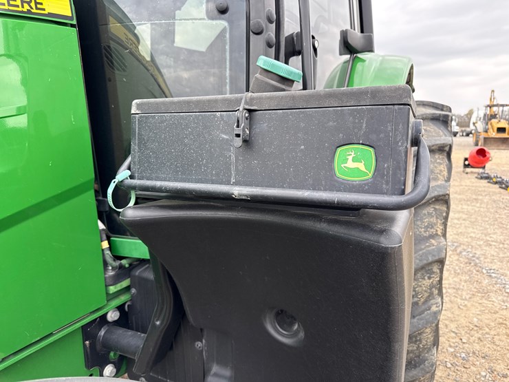 2023-john-deere-6120m-image-16