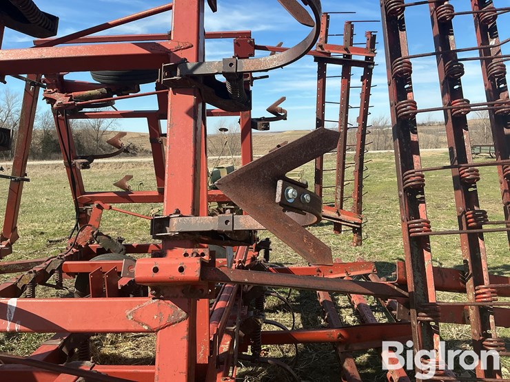 hesston-2210-image-13