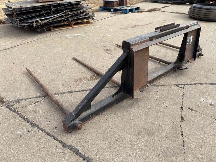 skidloader-4-prong-bale-spear-image-3