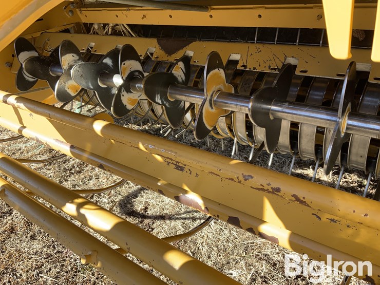 2022-vermeer-605n-image-15