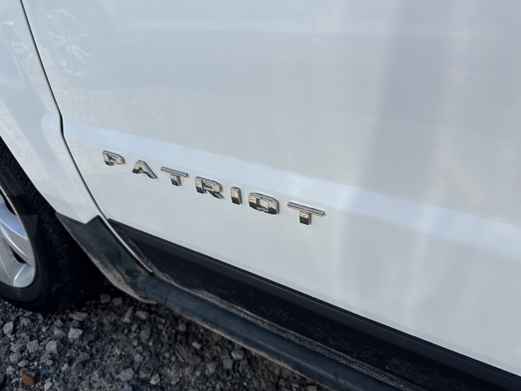 2012-jeep-patriot-image-15