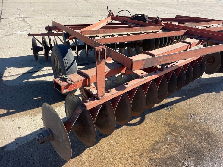 international-370-image-15