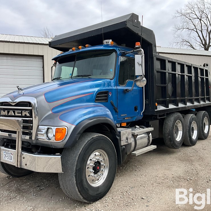 2003 MACK GRANITE CV713