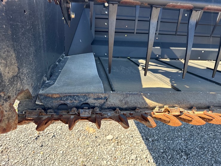 2013-case-ih-2152-image-7