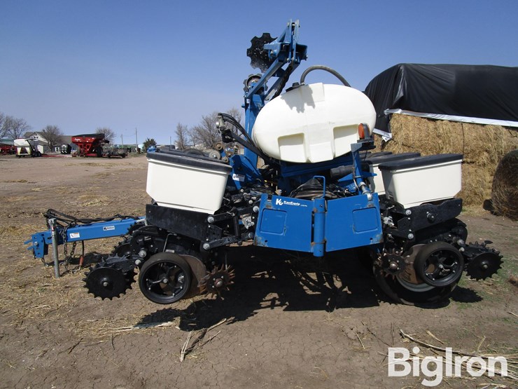 2023-kinze-3205-image-8