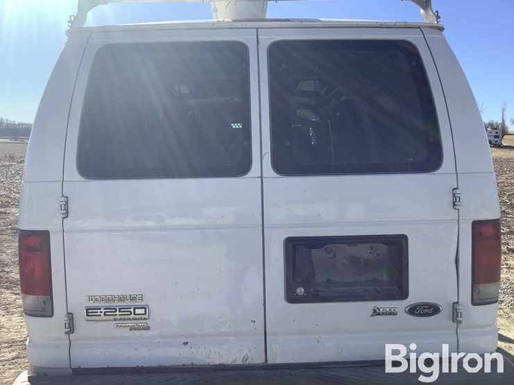 2013-ford-e250-image-9